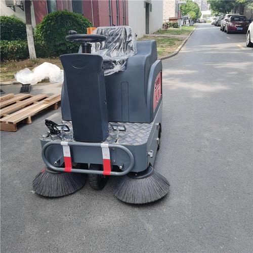 家具倉儲廠庫電動駕駛式掃地車 木屑鐵屑全自動掃地車-產品供應-武漢