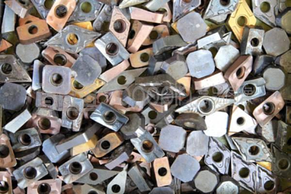 硬質(zhì)合金五金工具批發(fā)兼零售的市場優(yōu)勢與發(fā)展策略